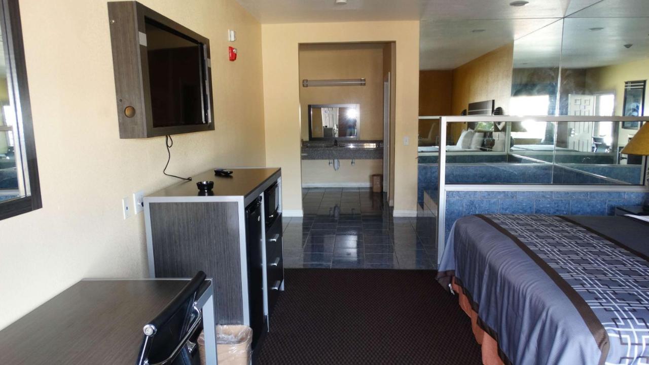 Motel 6 Houston, Tx - Willowbrook Mall Bagian luar foto