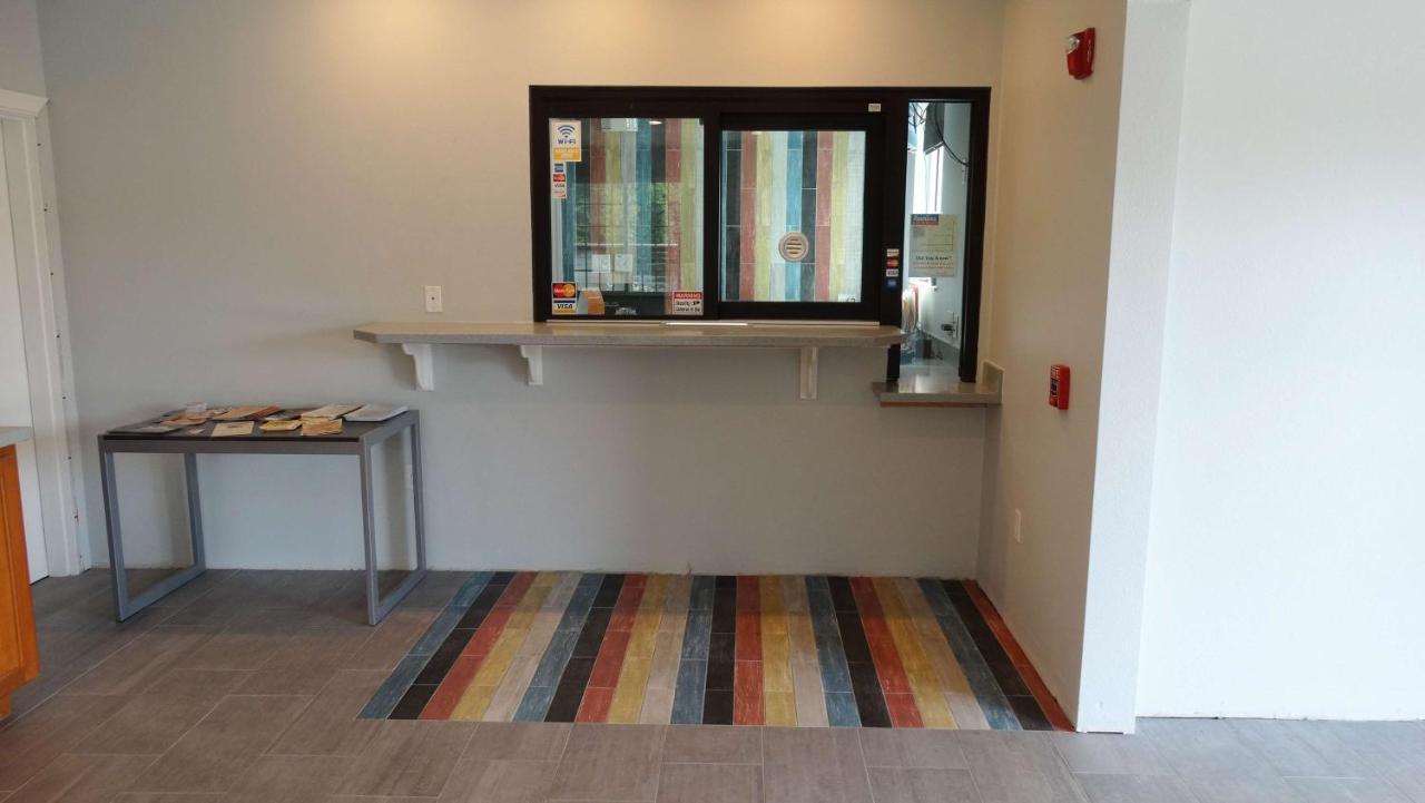 Motel 6 Houston, Tx - Willowbrook Mall Bagian luar foto