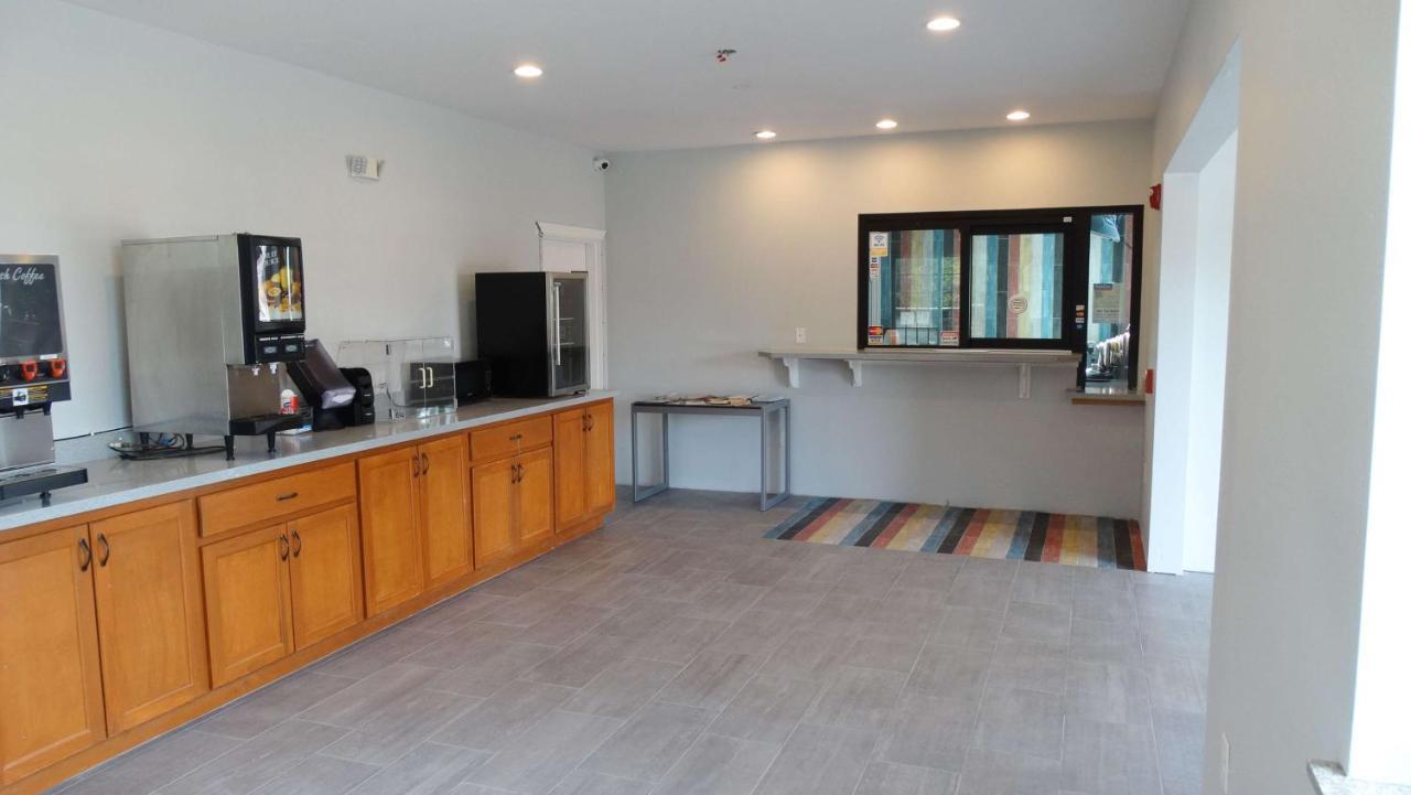 Motel 6 Houston, Tx - Willowbrook Mall Bagian luar foto